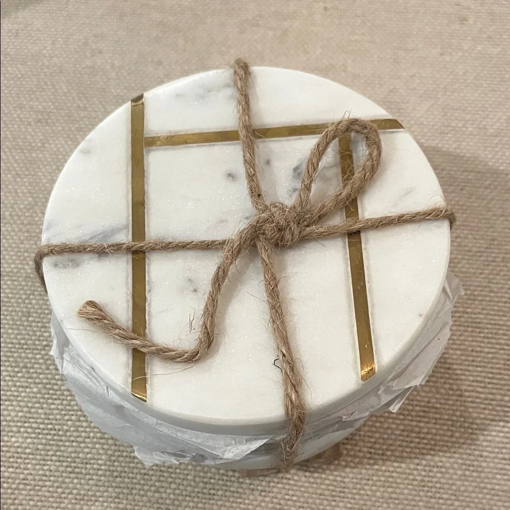 Creative Co-Op Round Marble Coasters with Brass Inlay, White, Set of 4/NWT
